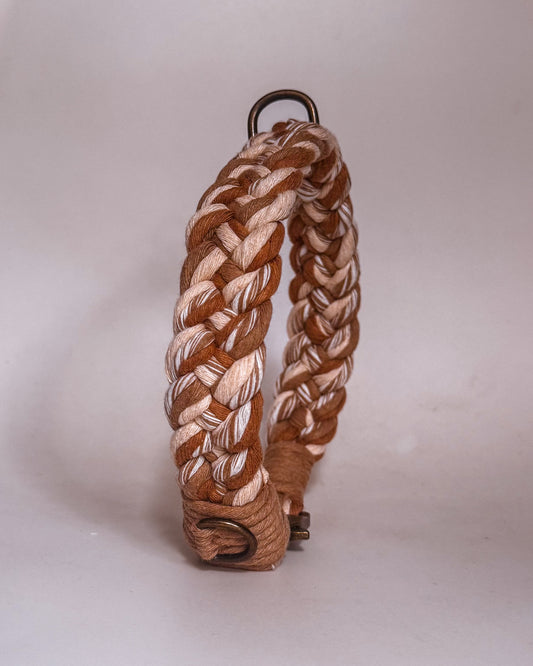 The Colossal Plaited collar