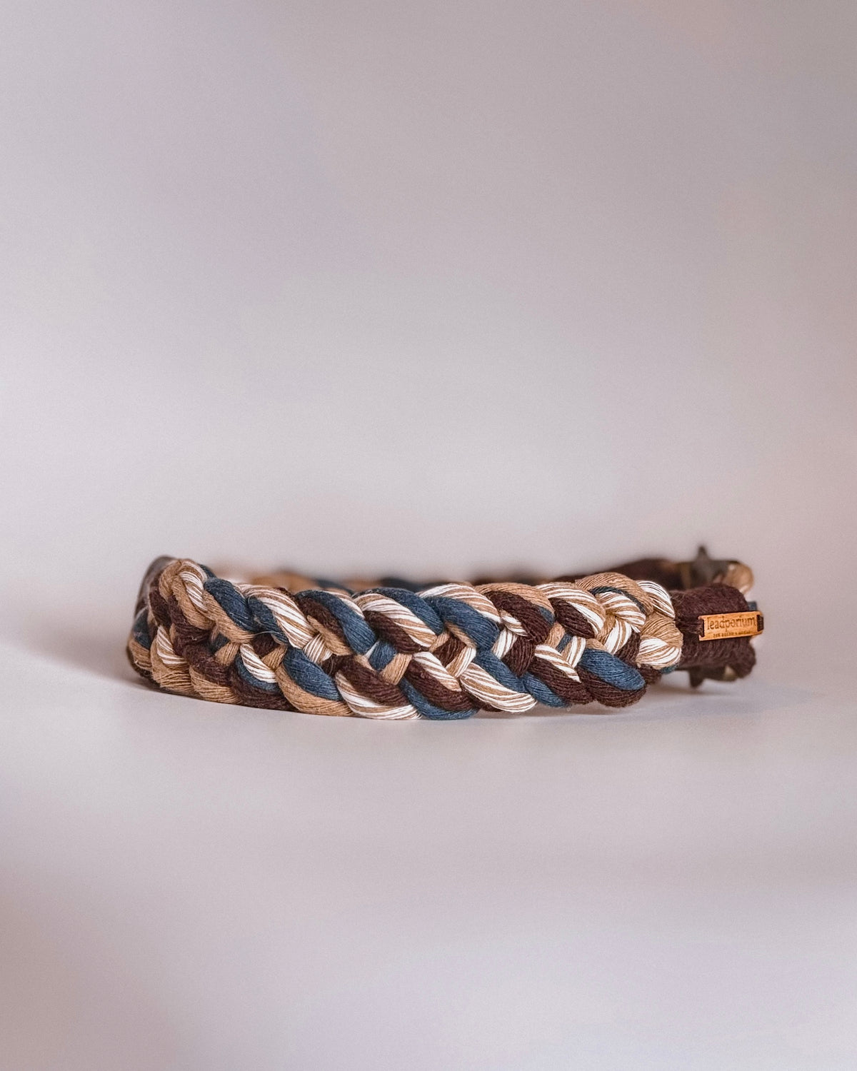 The Colossal Plaited collar