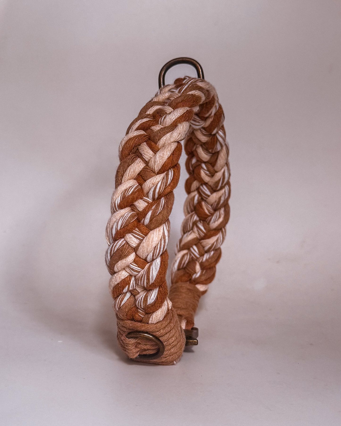 The Colossal Plaited collar