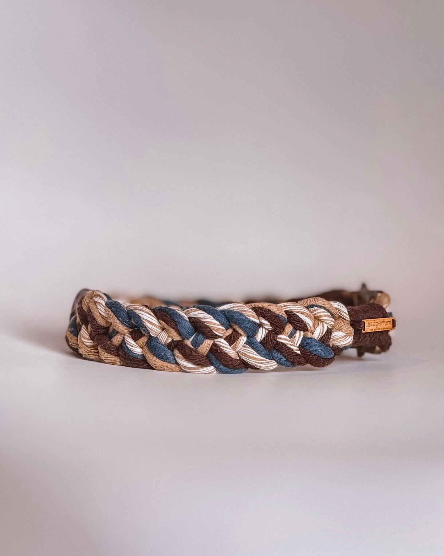 The Colossal Plaited collar