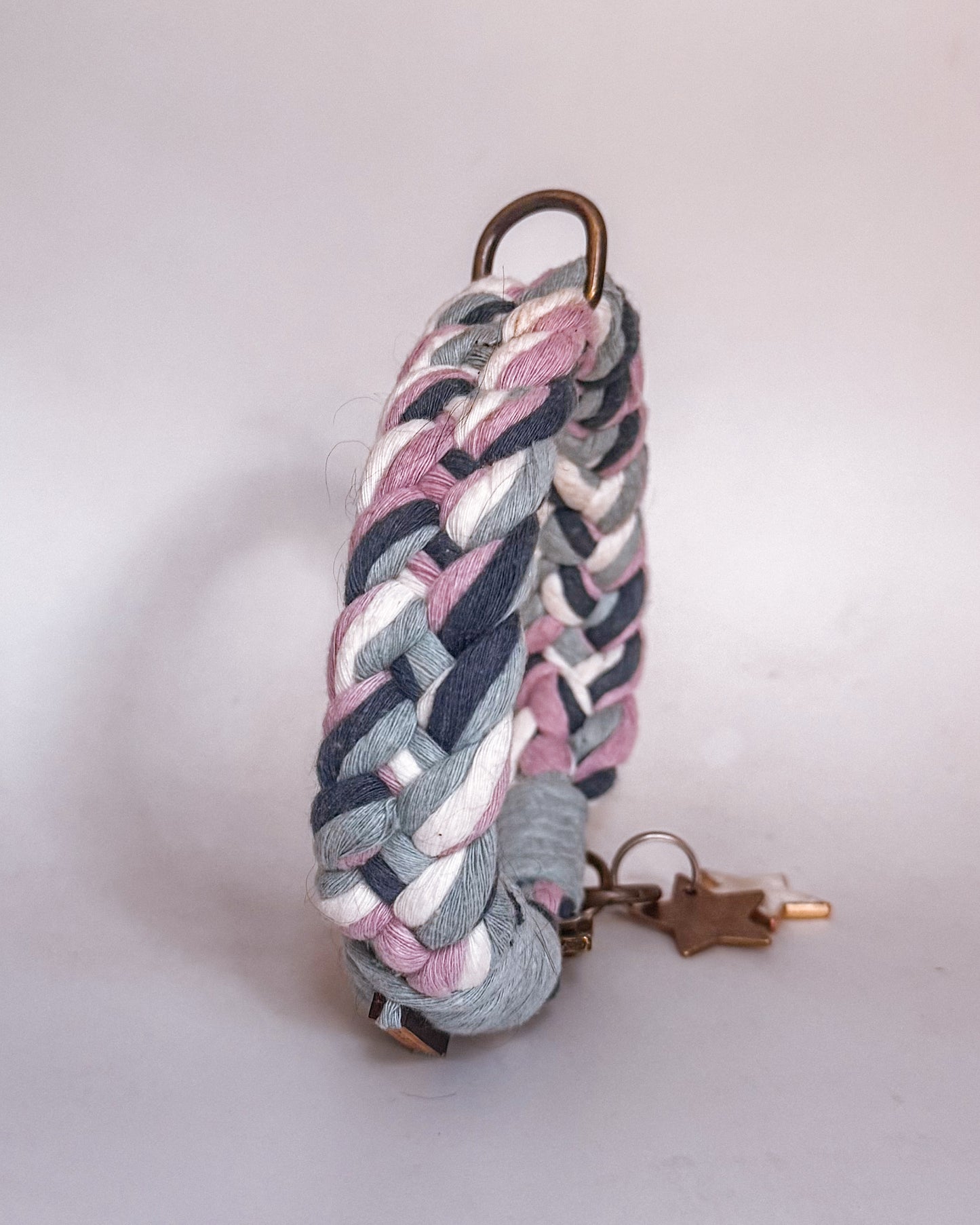 The Colossal Plaited collar